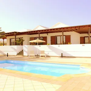 Villa Dorada, Puerto Calero